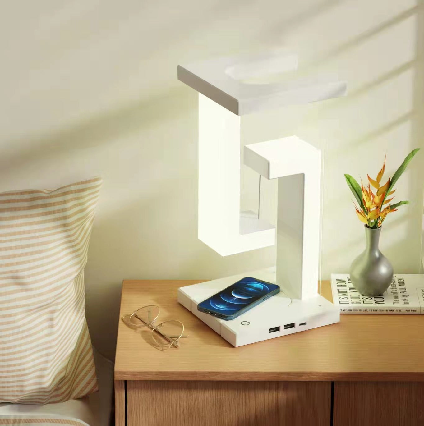 Aesthetic Wireless Charging Table Lamp